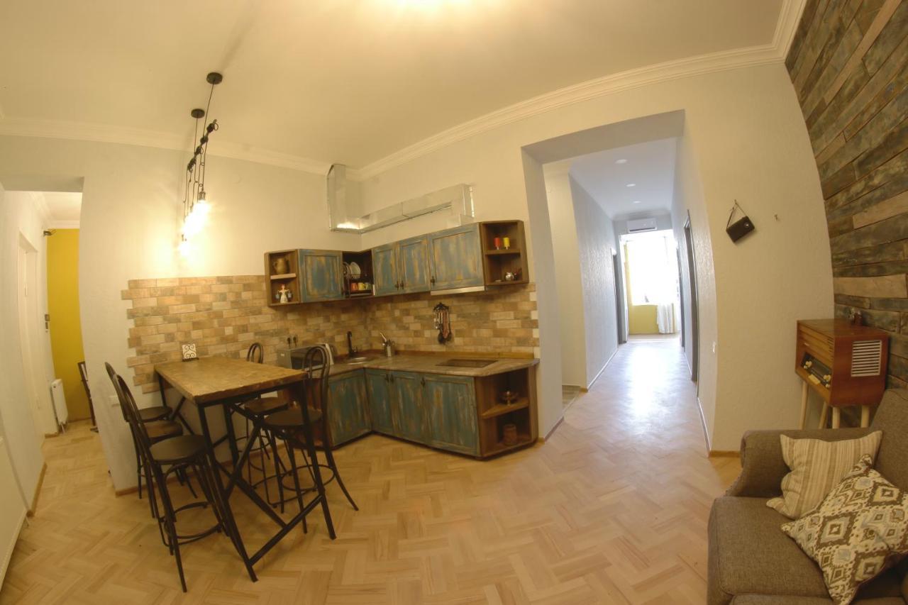 Hostel Nomad Tbilisi Exterior photo