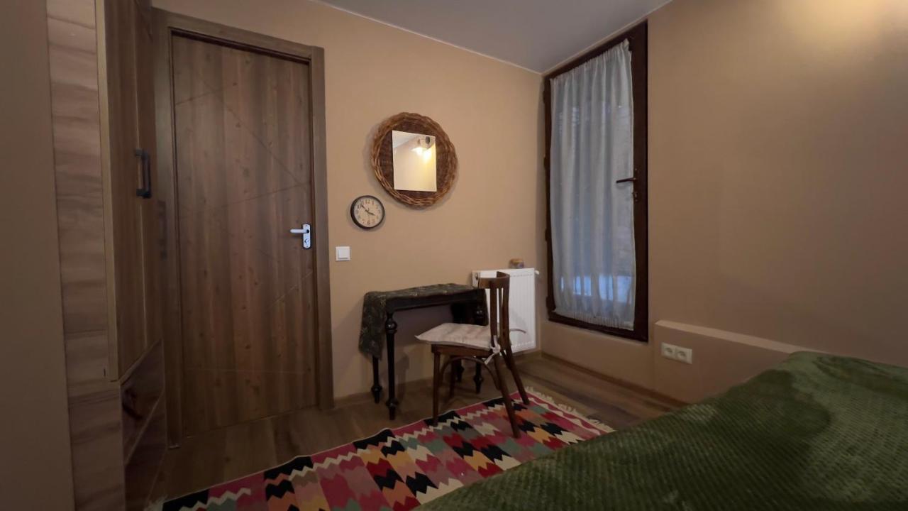 Hostel Nomad Tbilisi Exterior photo