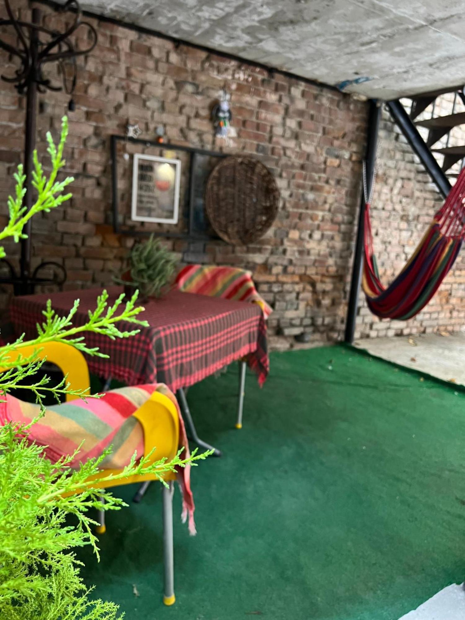 Hostel Nomad Tbilisi Exterior photo